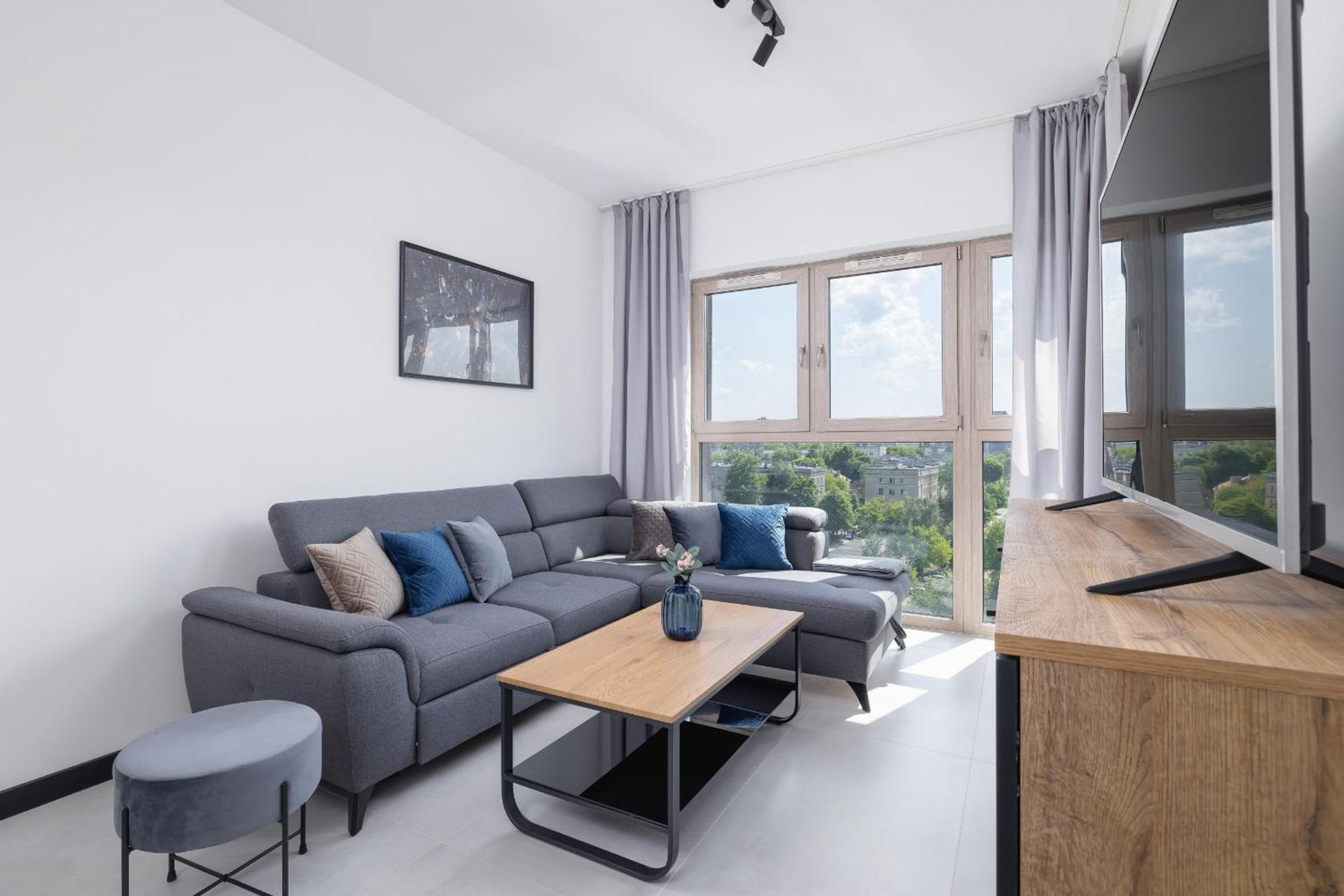Charming With Parking In By Renters